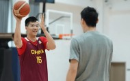 九五至尊VI-焦泊乔半场出战8分钟，投篮5中3、罚球2中2得到8分2篮板